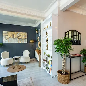 https://stylish-flat-5-mins-to-metro-near-trendy-attractions-in.istanbul-turkeyhotels.com